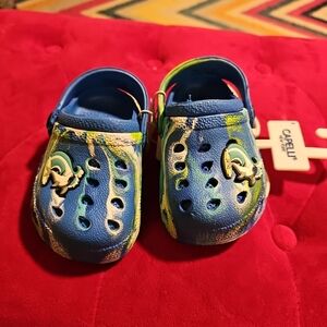 NWT Capelli Tie-Dye Shark Clogs Slip-on Toddler Size 5 Sandals Water Shoes Blue